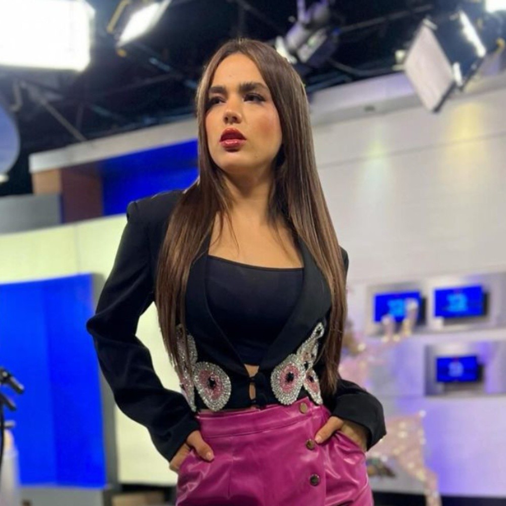 Jacky Ainley, La Chica Del Clima De Multimedios, Comete Equivocación Y ...