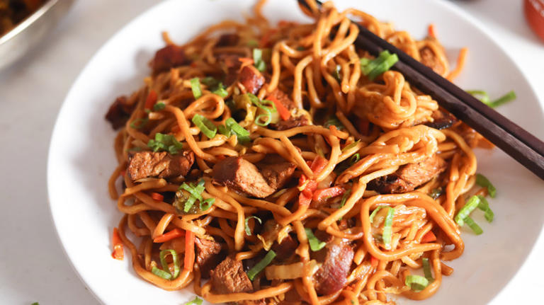 Roasted Pork Lo Mein Recipe