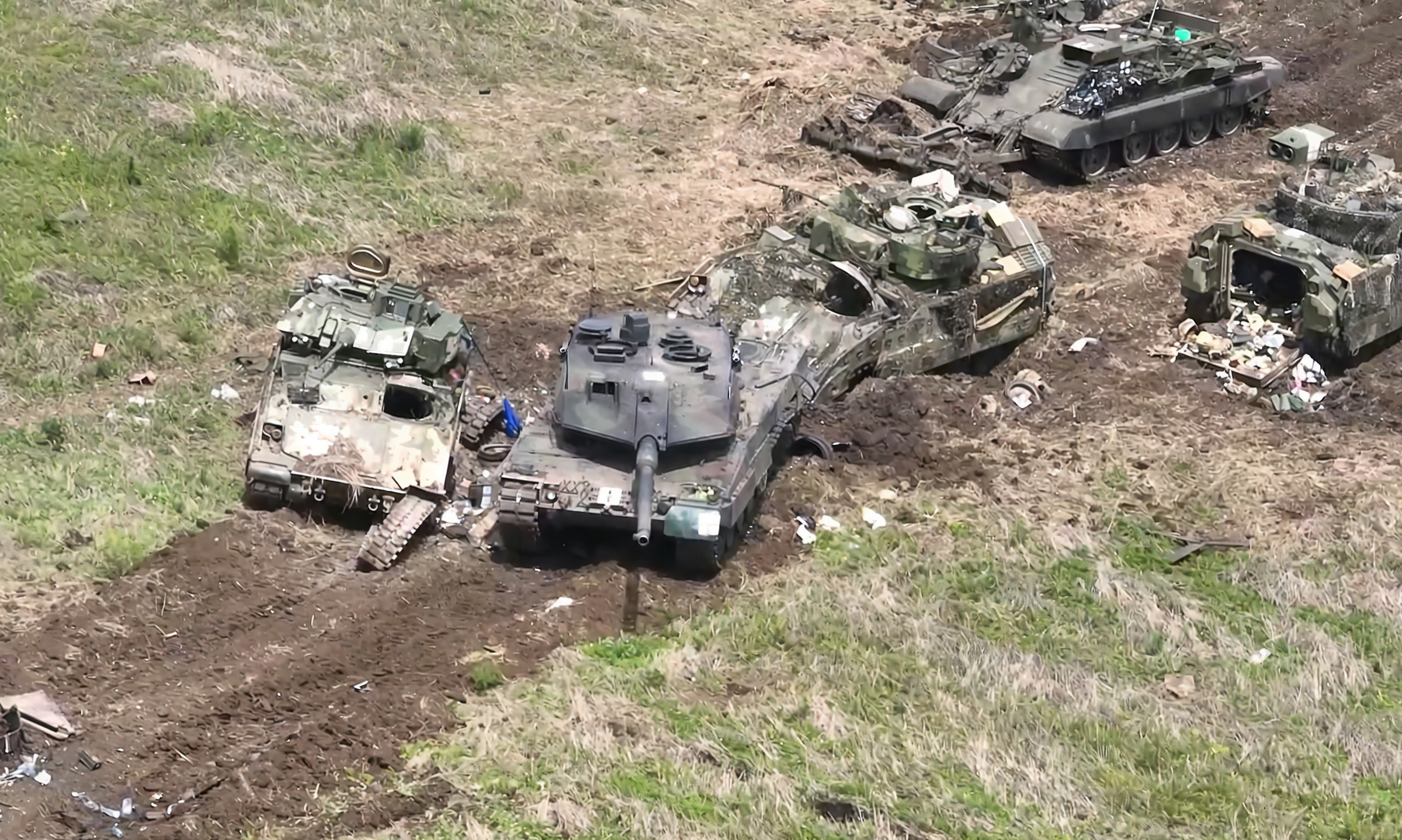 Что ждет военных 2024. Уничтоженный леопард 2а6 на Украине. Подбитые Брэдли на Украине.