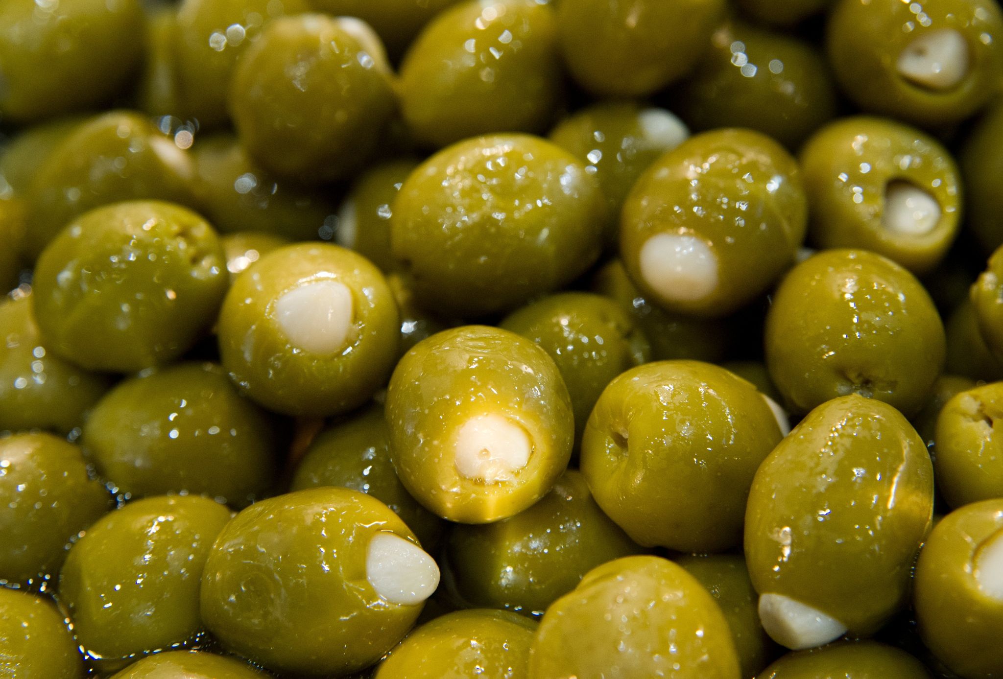 warnung vor oliven im glas wegen nicht deklarierter mandeln