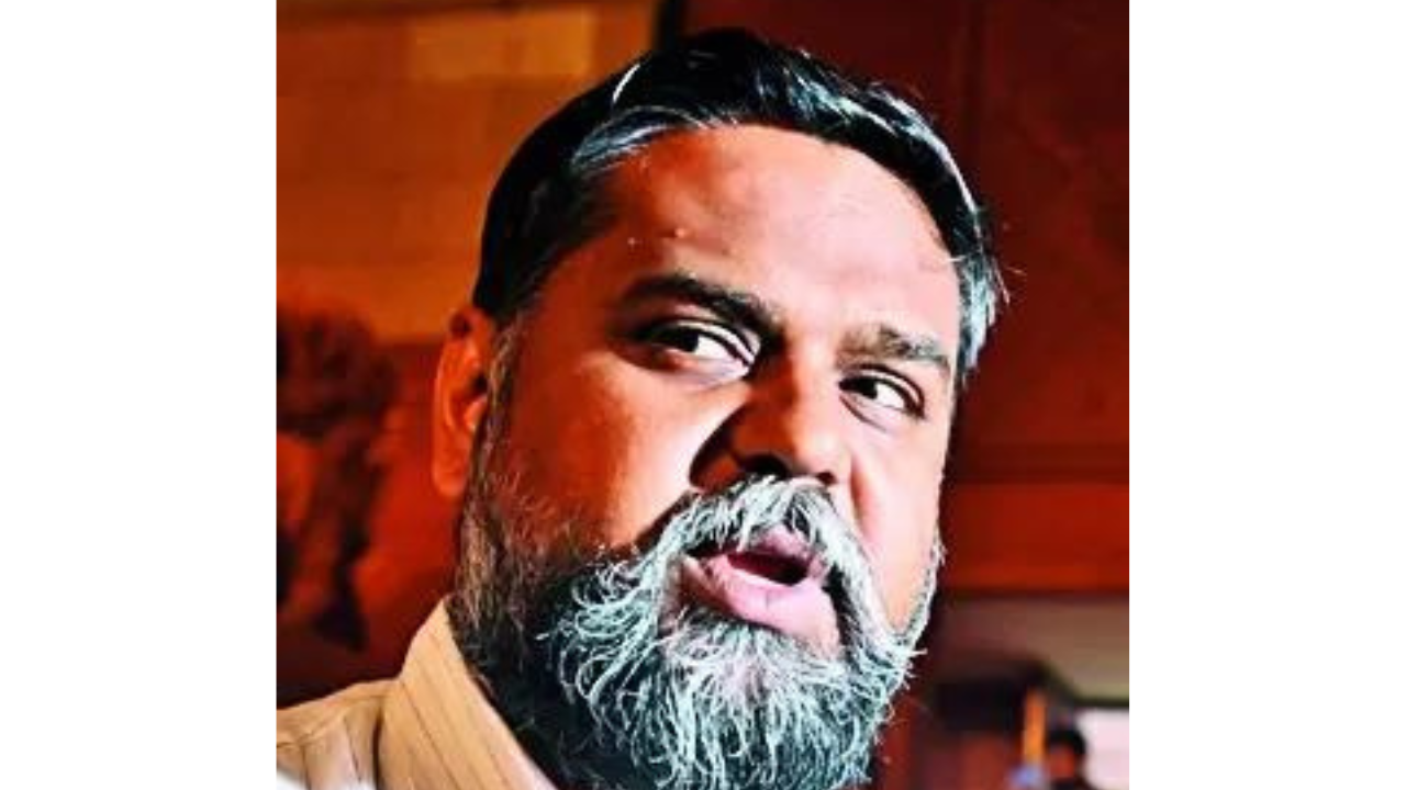 sp leader takes on dmk mp dnv senthilkumar over 'insult' to hinduism