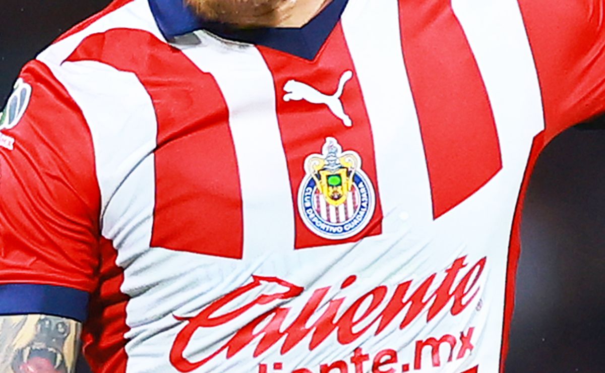 ¡PAREN TODO! Chivas Estrena INÉDITO UNIFORME Para El Clausura 2024 ...