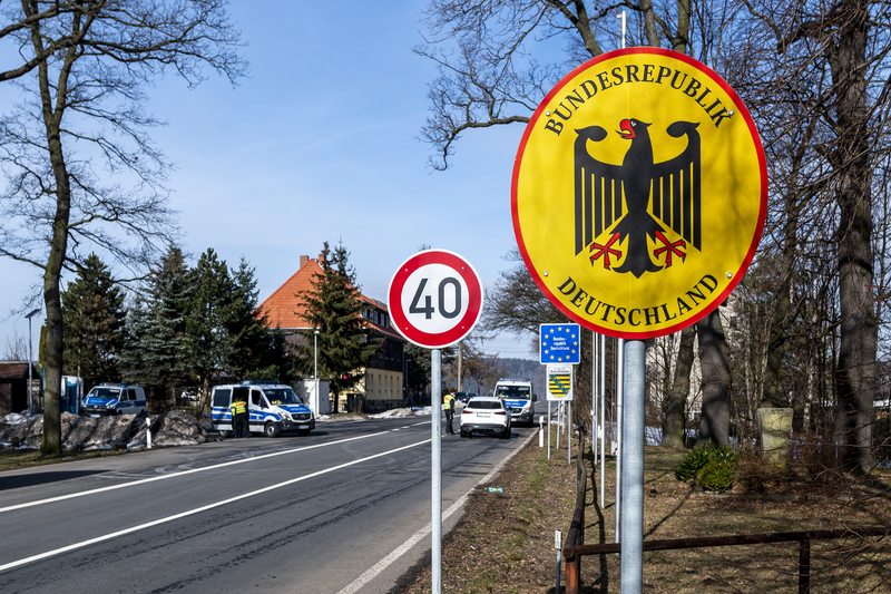 německo prodlouží kontroly na hranicích s čr, švýcarskem a polskem o dva měsíce