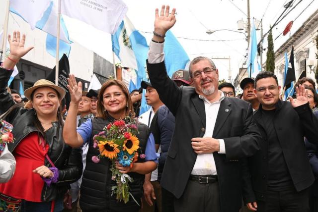 inicia la investidura del nuevo presidente de guatemala, bernardo arévalo de léon