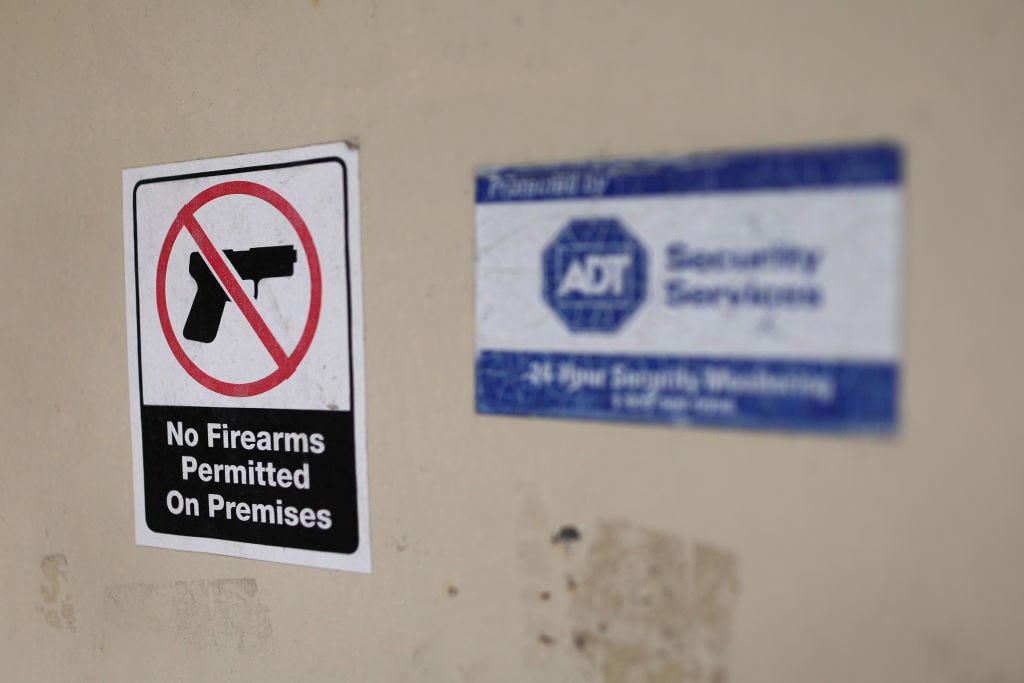 New York Can Enforce Laws Banning Guns From Sensitive Locations For Now Us Appeals Court Rules 