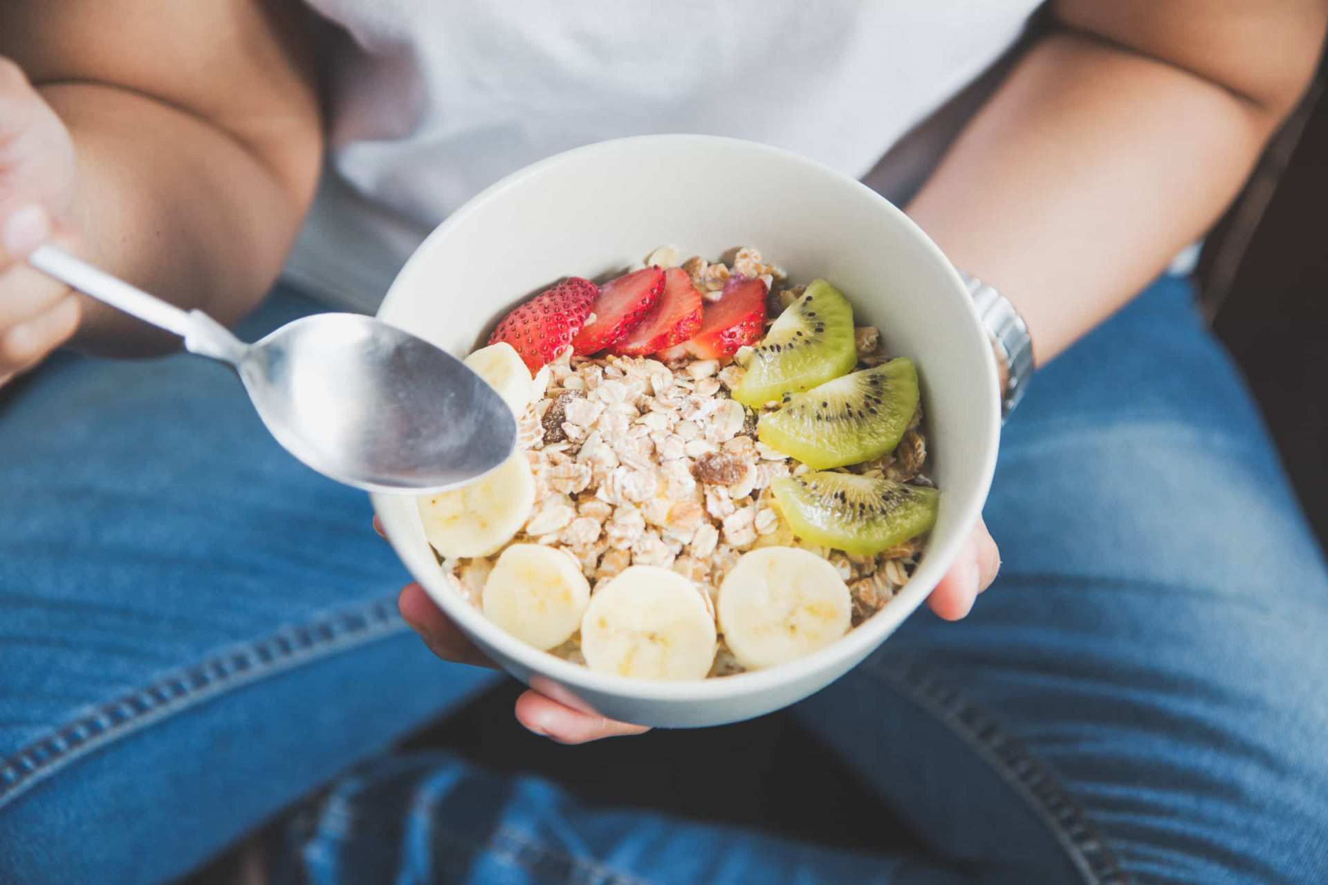 Пища ниже. Eating healthy Breakfast.