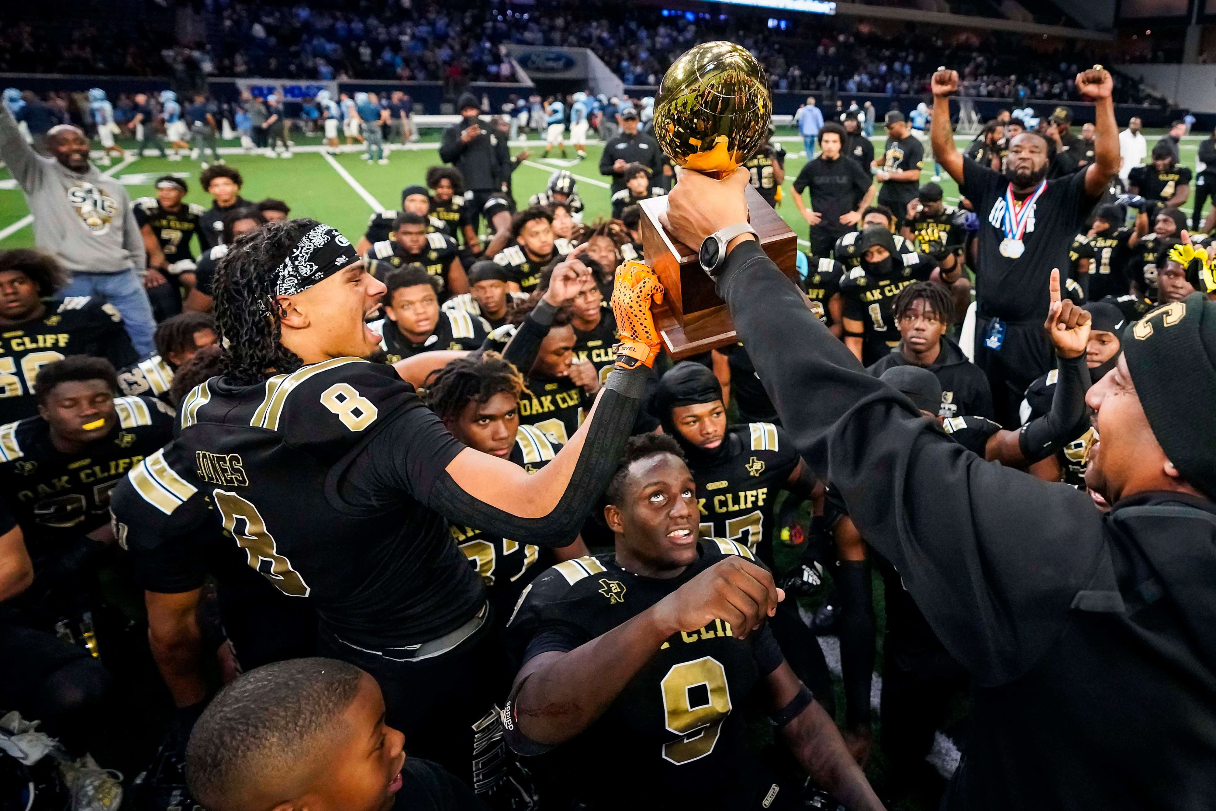 South Oak Cliff Is Headed Back To State Following A Hard Fought Win   AA1leF4S.img