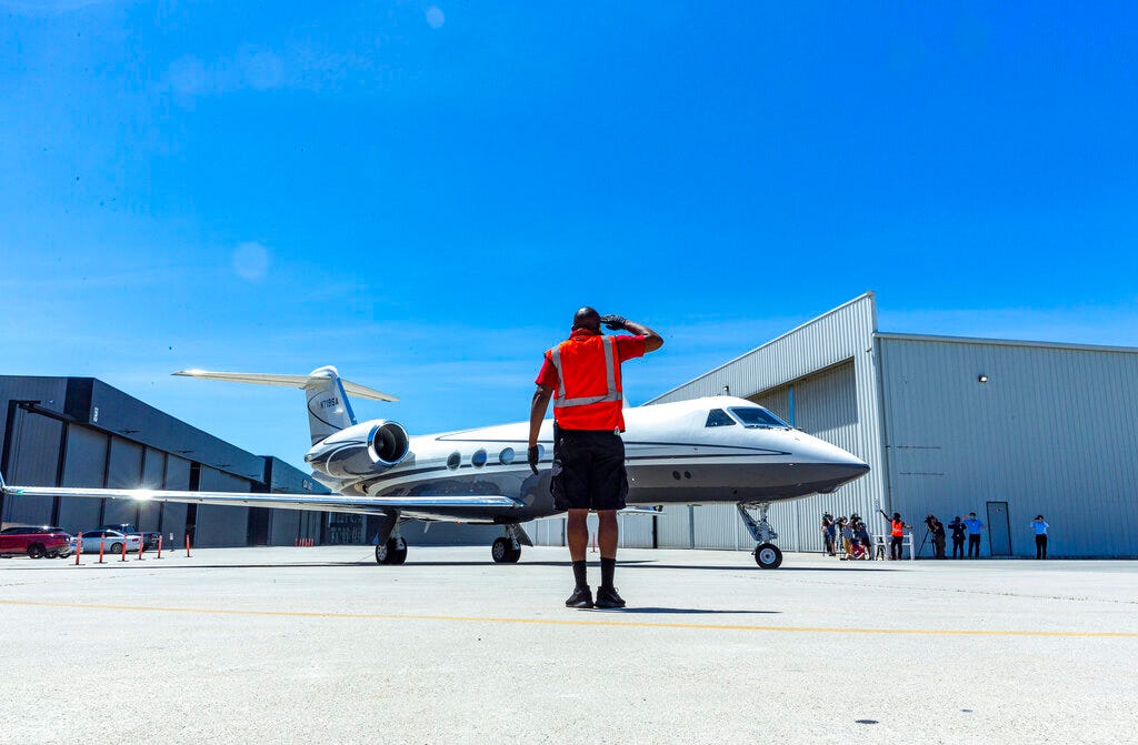 track the private jet set: here are the 9 most popular airports for pjs