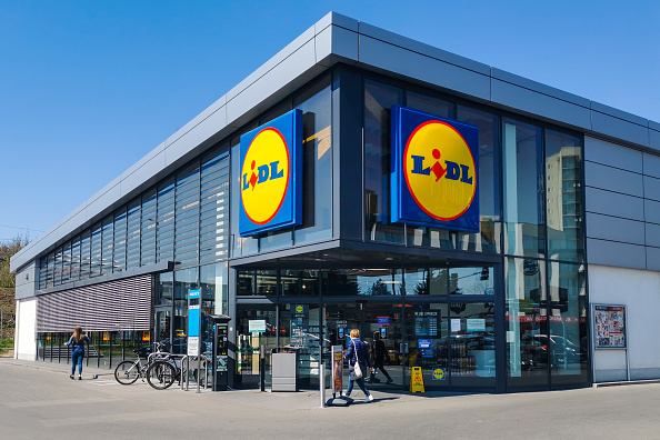 the two fastest growing supermarkets in the uk have been revealed