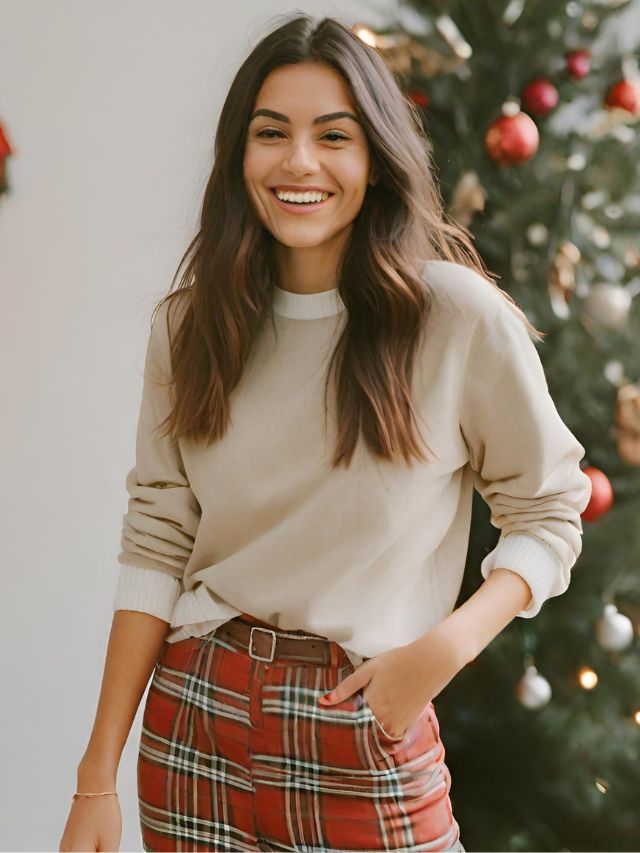 30+ Casual Cute Christmas Outfit Ideas To Wear In 2023