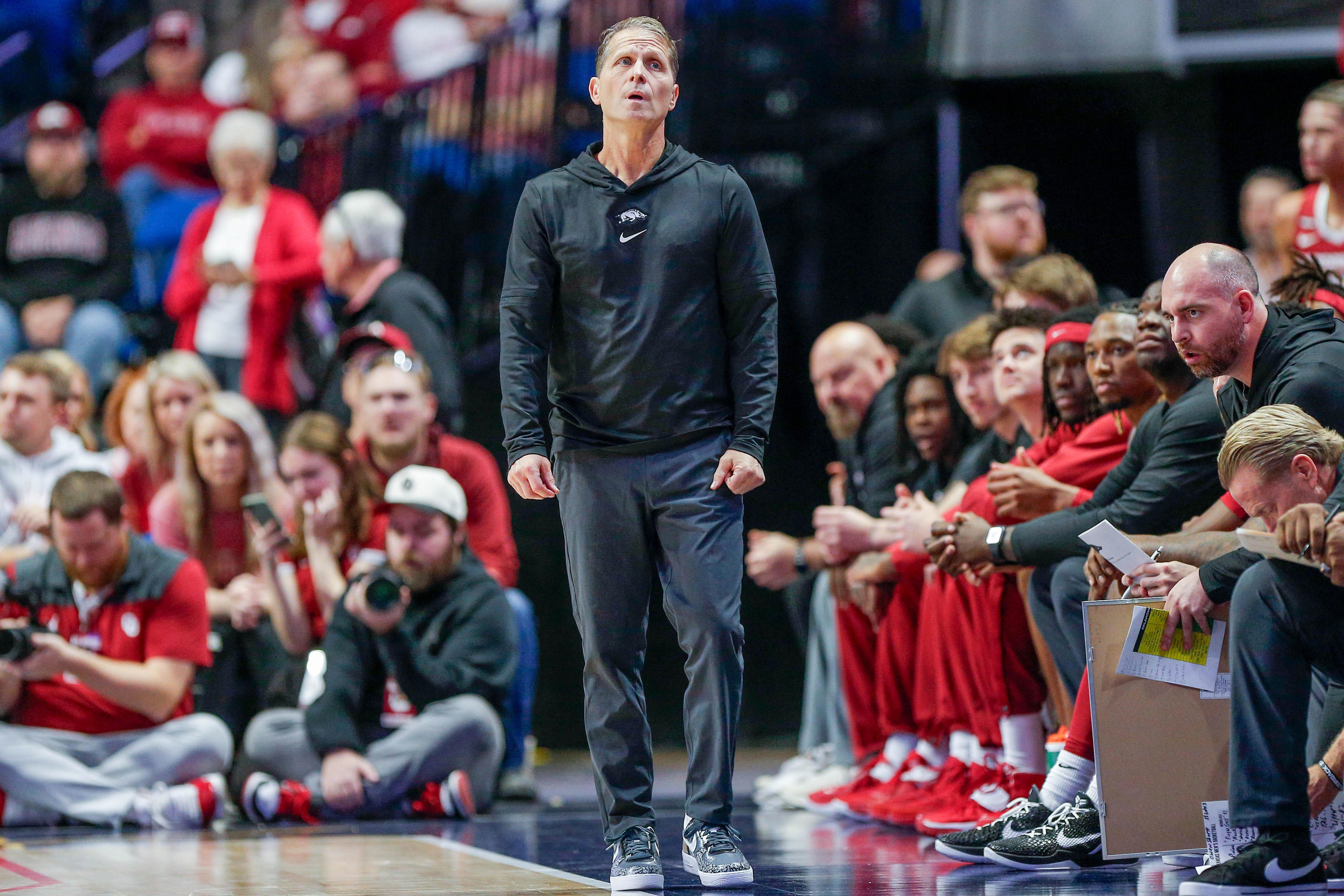 Look: Arkansas Coach Eric Musselman Ejected After Yelling At Officials ...