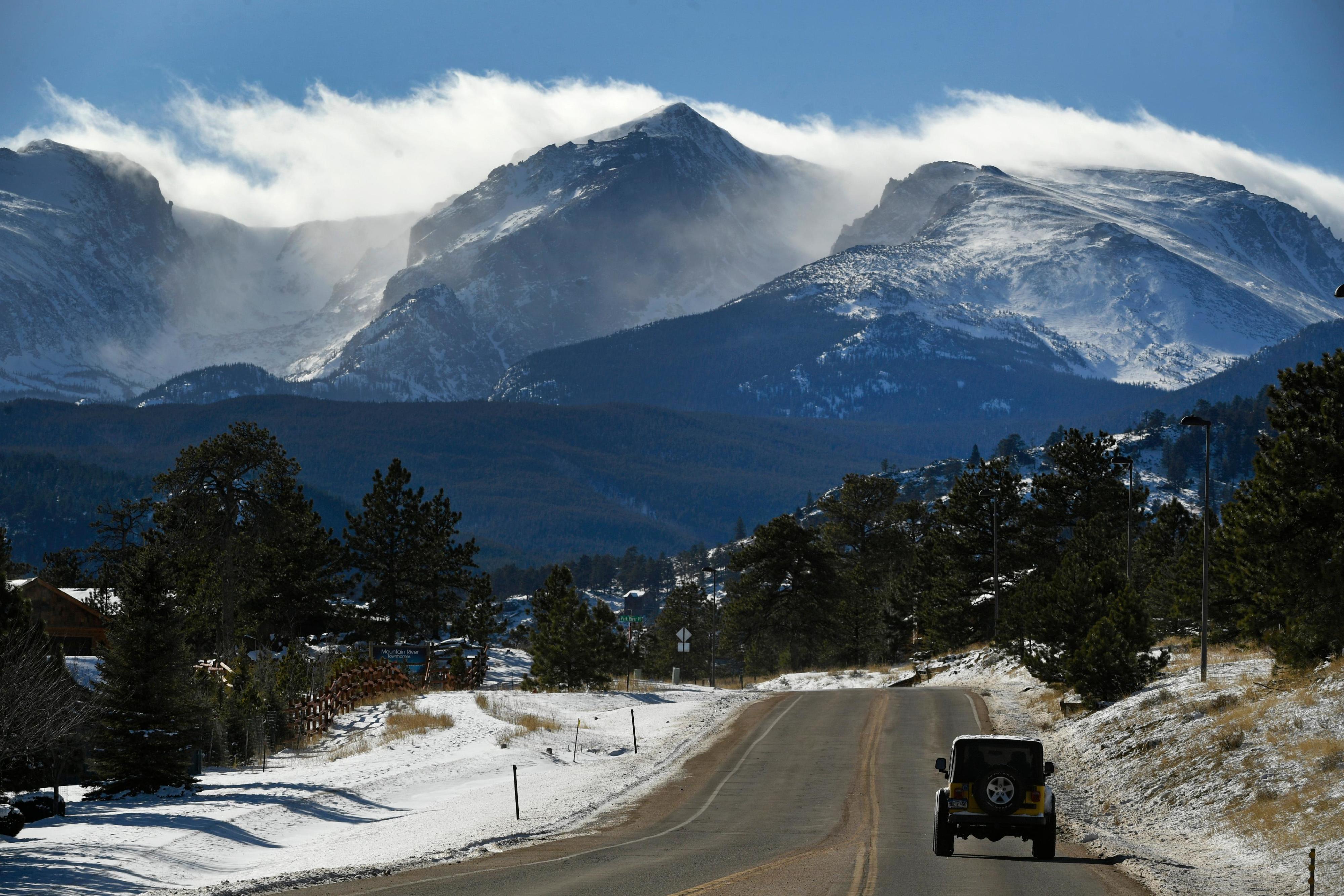 Colorado mountain. Штат Колорадо горы. Известные горы Колорадо. Скалистые горы ночью. Скалистые горы аэропорт.