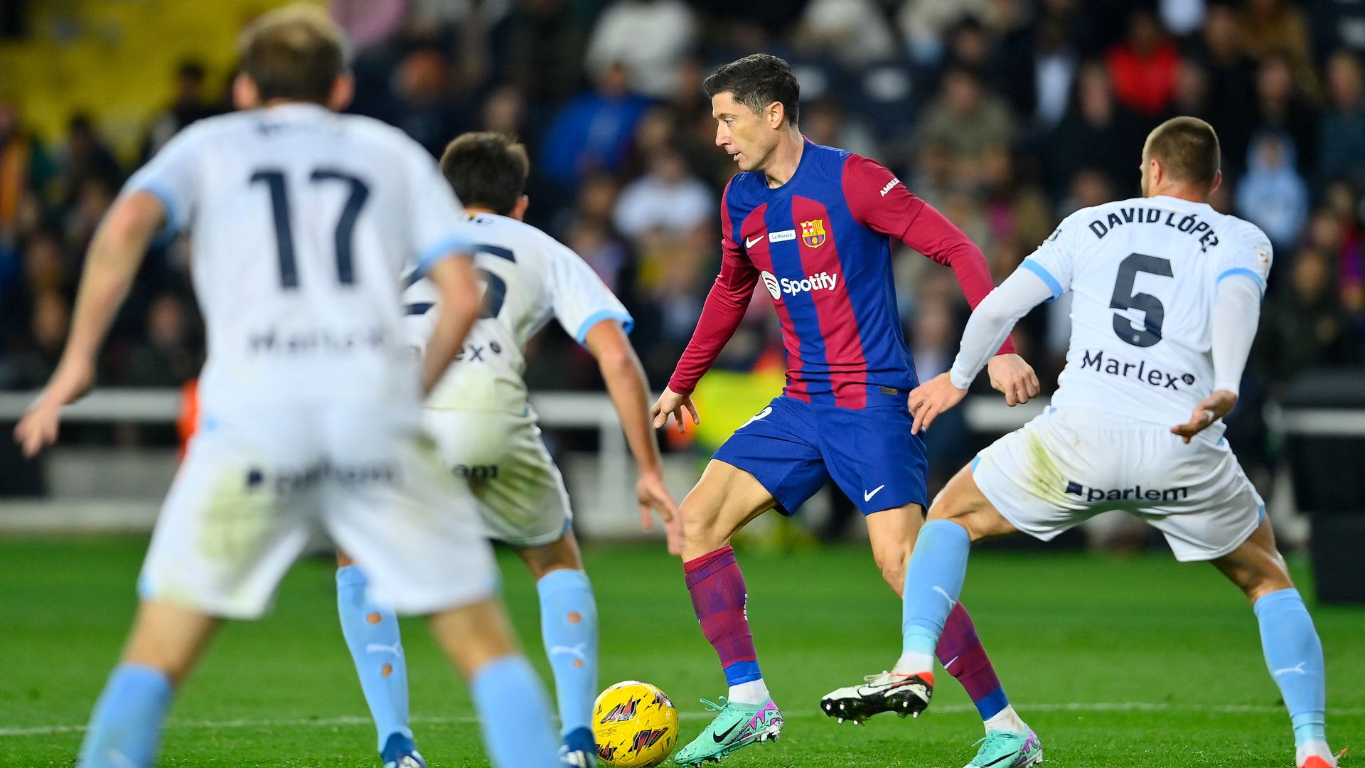 Girona barça. Жирона Барселона 4 2. Левандовски Барселона 2024. Barcelona vs Girona. Жирона Барселона Краснодар Ахмат.