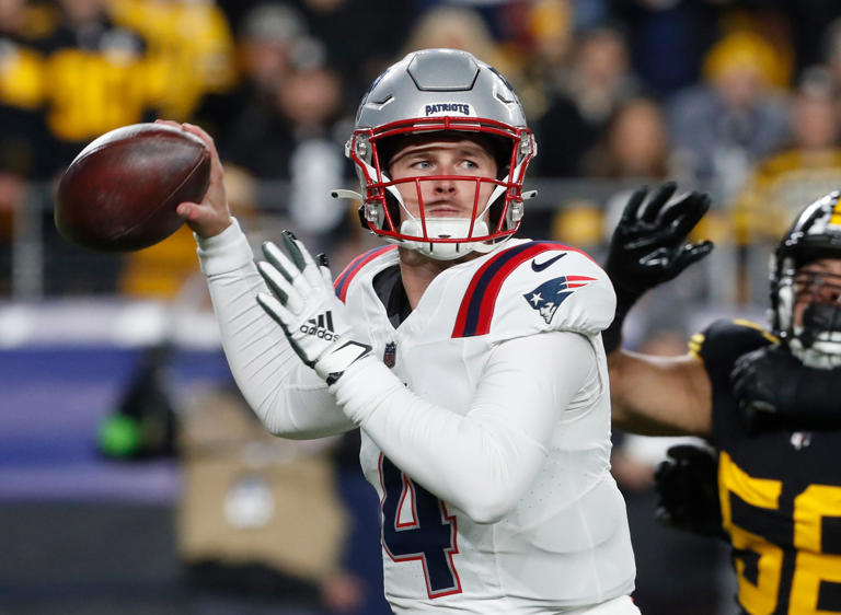 Thursday Night Football highlights: Patriots put dent into Steelers' playoff hopes