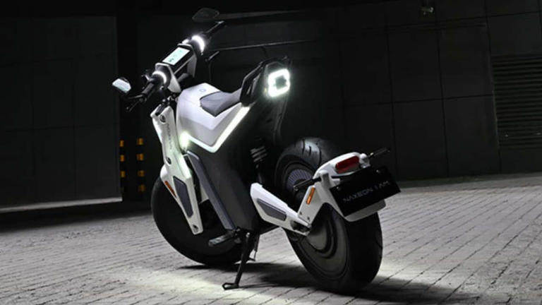 Naxeon I AM electric motorcycle