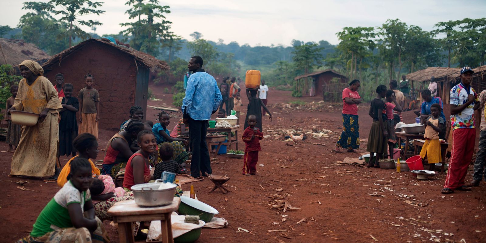Жизнь в бедных странах. Бедность населения в Африке. Центральная Африканская Республика бедность. Самая отсталая Страна.