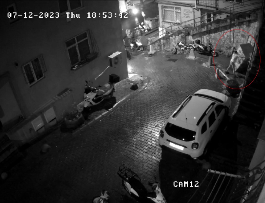 cihangir’de 12 saat boyunca kumbarayı soyan hırsızı polis 2 saatte yakaladı