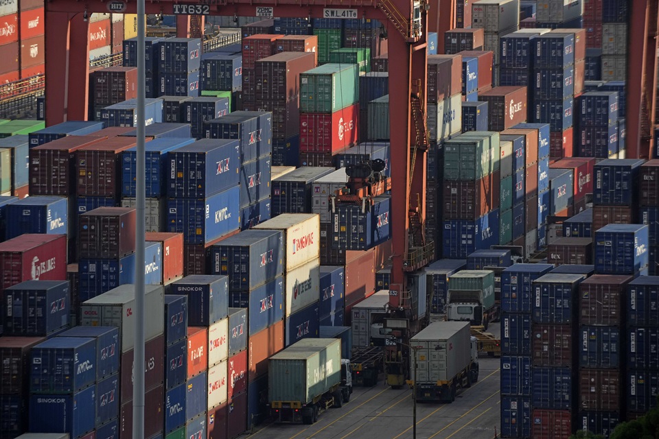 «έμφραγμα» στο διεθνές εμπόριο: πιέσεις στις τιμές από την κρίση στις ναυτιλιακές μεταφορές
