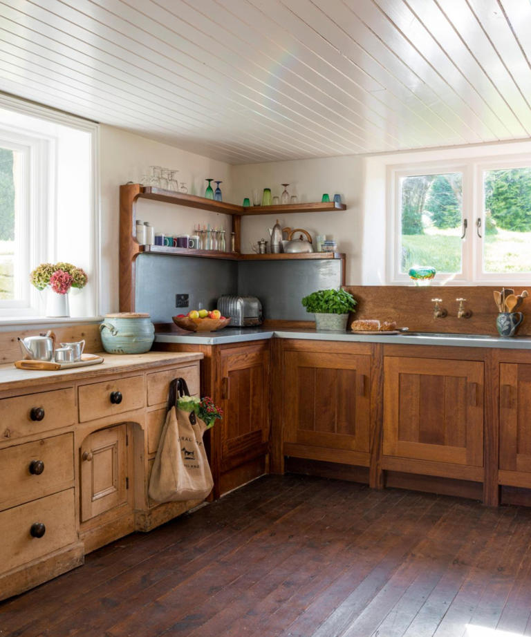 5 Common Mistakes Designers Notice In Modern Rustic Kitchens (and How 