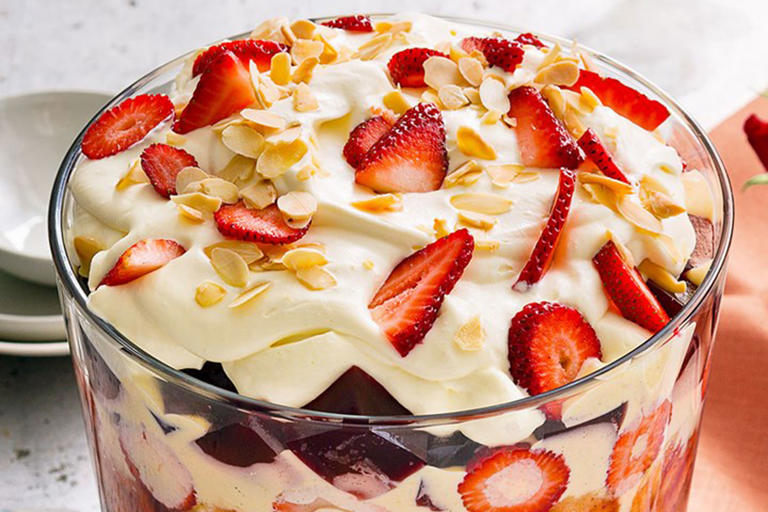 14 Delicious Trifle Recipes Perfect For The Holiday Season