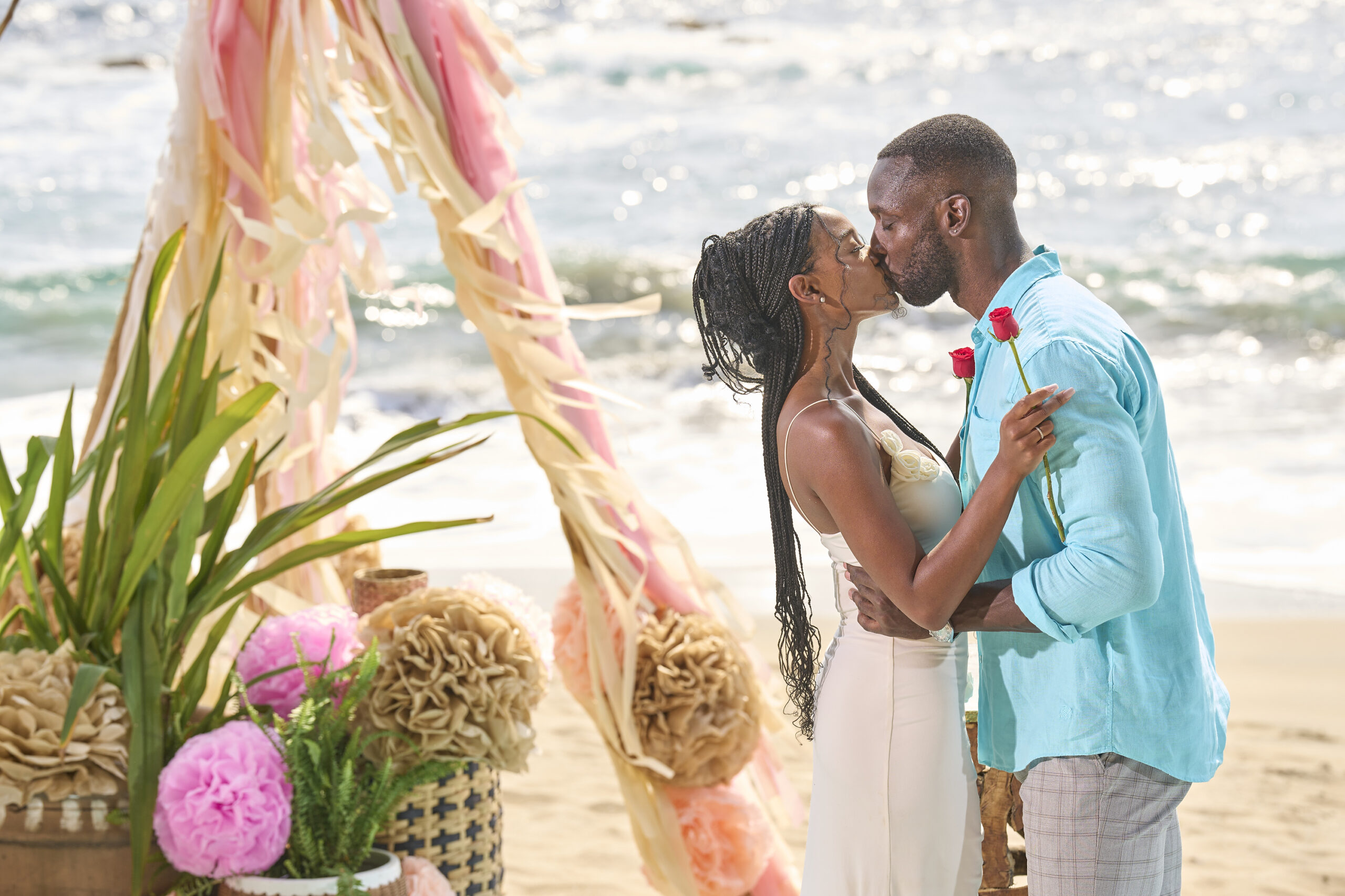 ‘Bachelor In Paradise’ Stars Aaron Bryant And Eliza Isichei Break Up