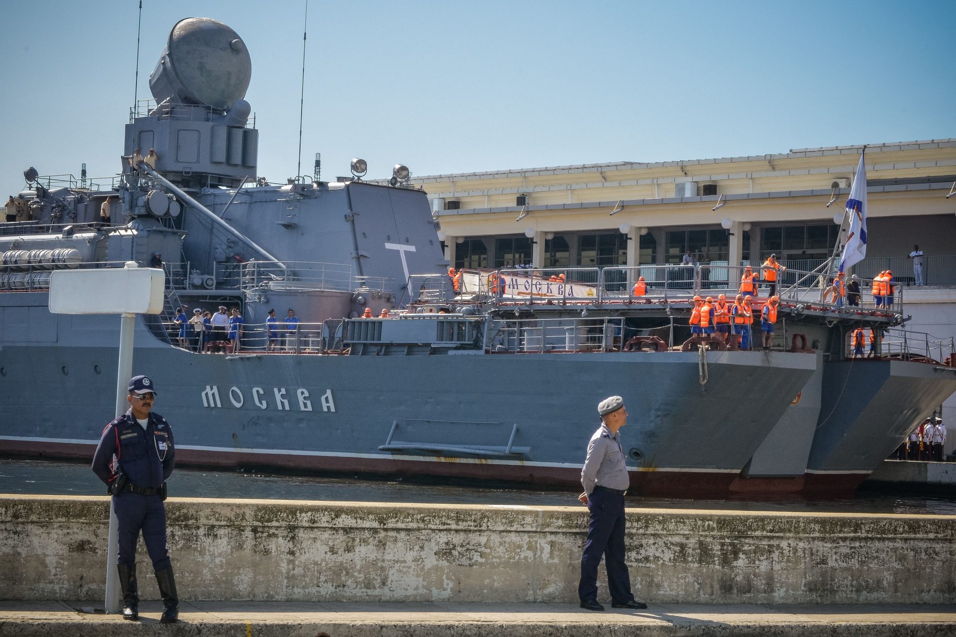 Потерянные корабли чф. Москва ракетный крейсер. Крейсер Москва 10 апреля 2022. Крейсер Москва флагман Черноморского.