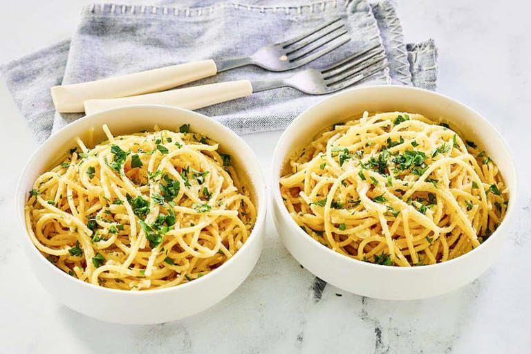 Spaghetti Warehouse Spaghetti with Garlic Butter