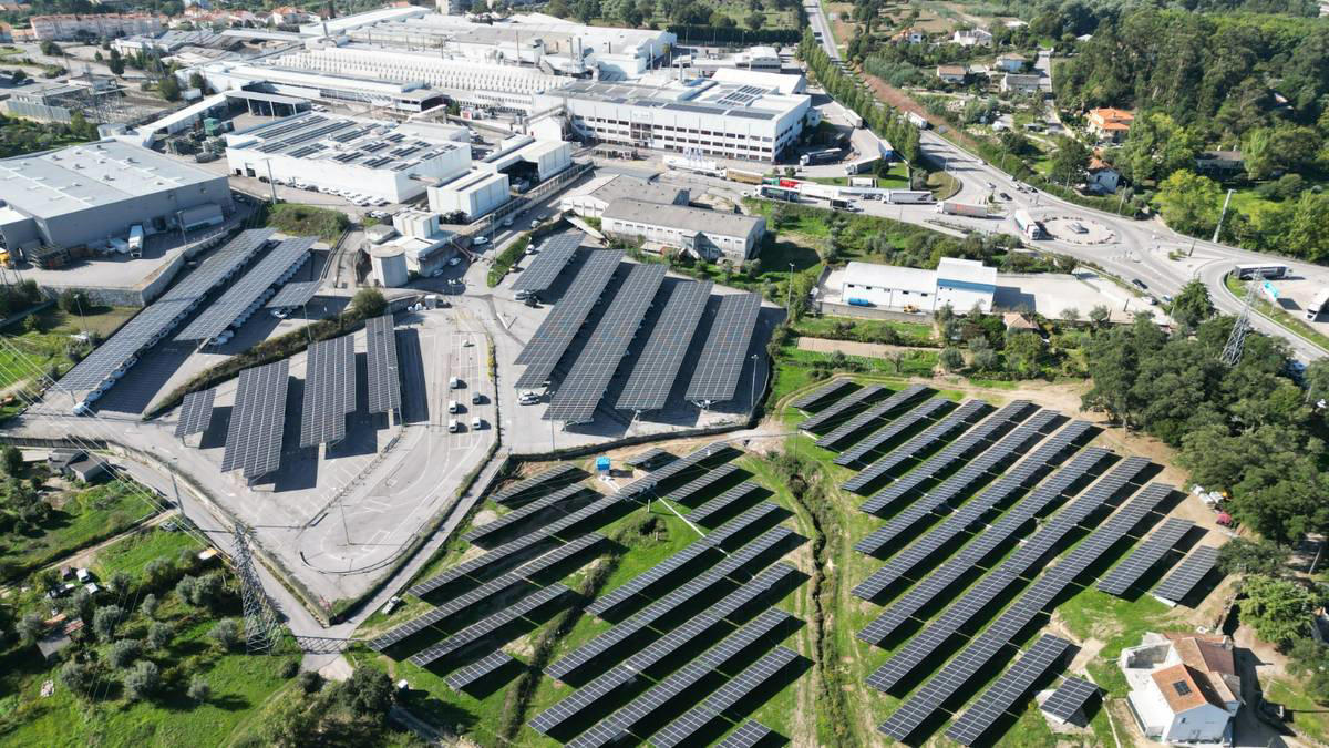 fábrica da stellantis em mangualde dá início à produção de carros elétricos em grande escala