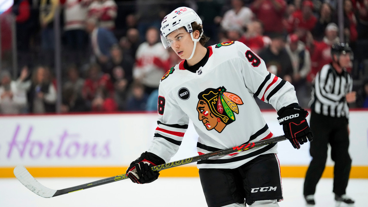 Blackhawks’ Bedard To Return From Fractured Jaw Vs. Penguins