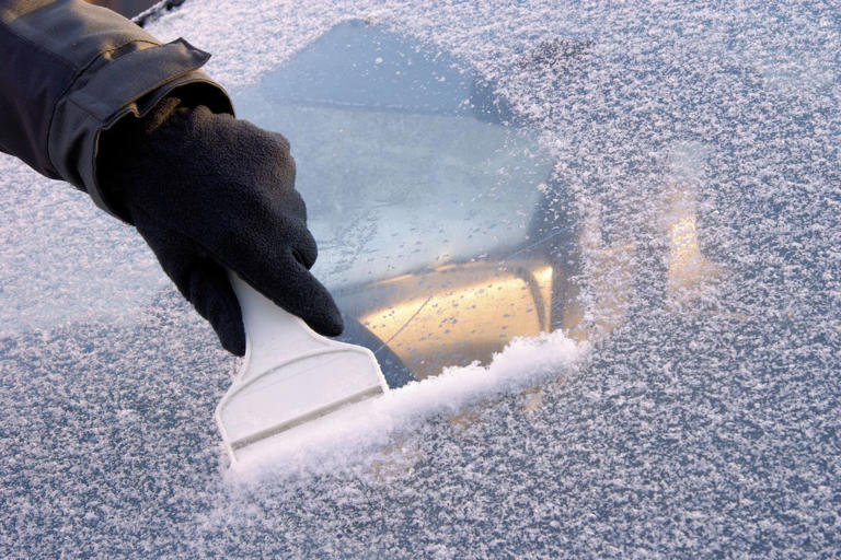 Safely defrost your car's icy windows. Top tips and a cool TikTok trick