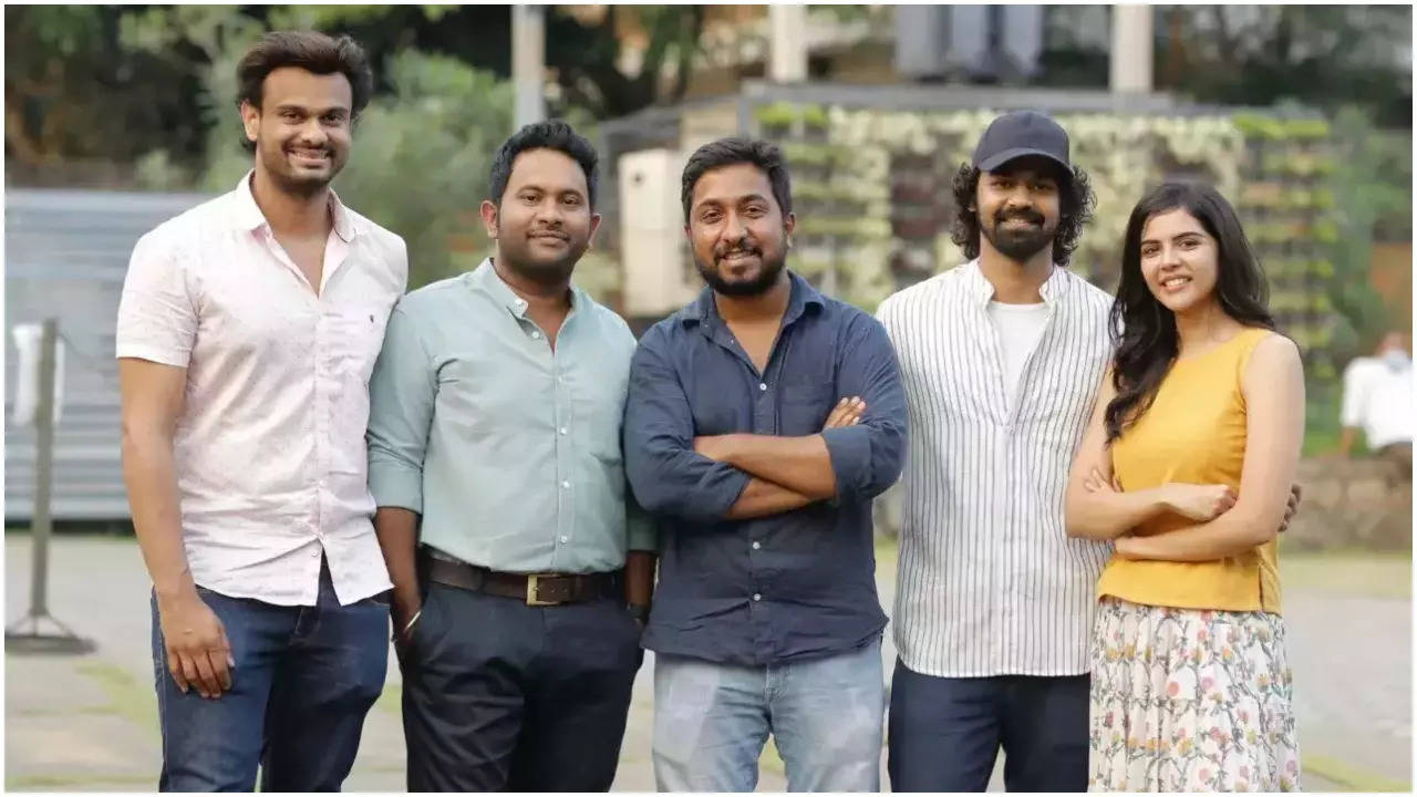 Varshangalkku Shesham Release Vineeth Sreenivasan S Multistarrer To   AA1lr5rY.img