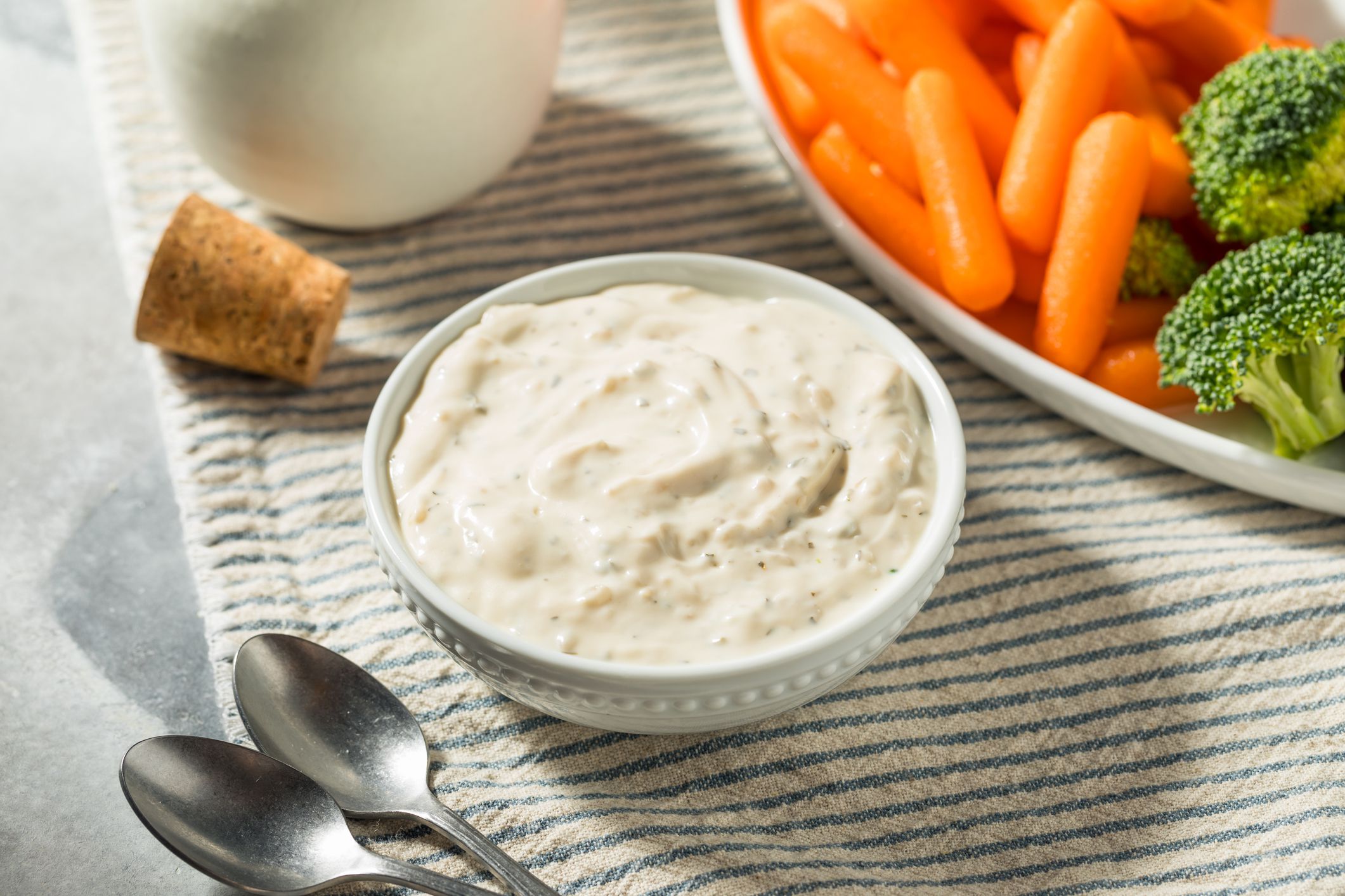 6 Delicous Old-Fashioned Dips Everyone Still Secretly Loves