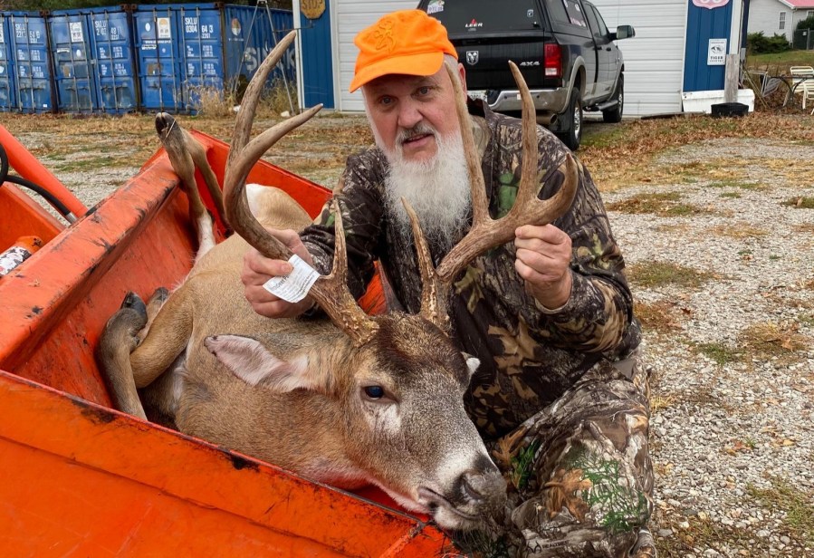 Illinois Hunters Harvest Over 76K Deer In Firearms Season Decease From   AA1lsDny.img