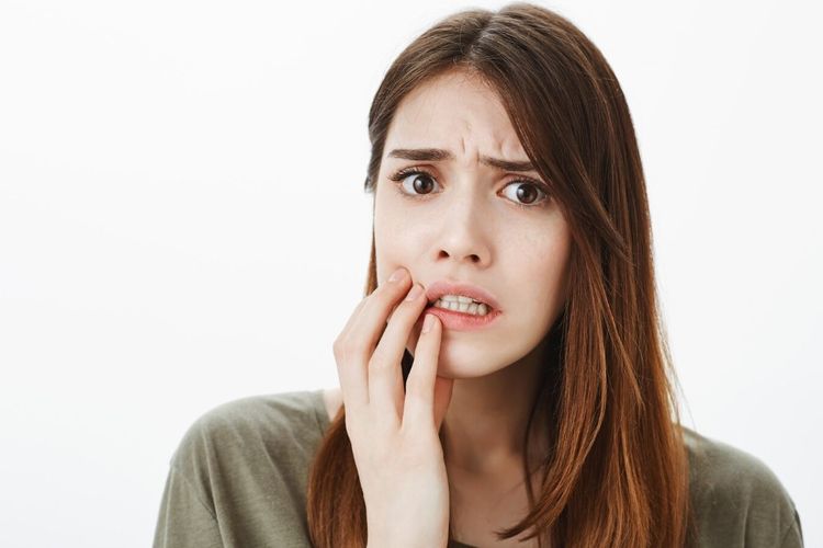 5 cara mengobati gusi bengkak dan nyeri karena tumbuh gigi bungsu