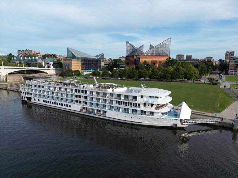 American Cruise Lines' Serenade ship in Chattanooga.