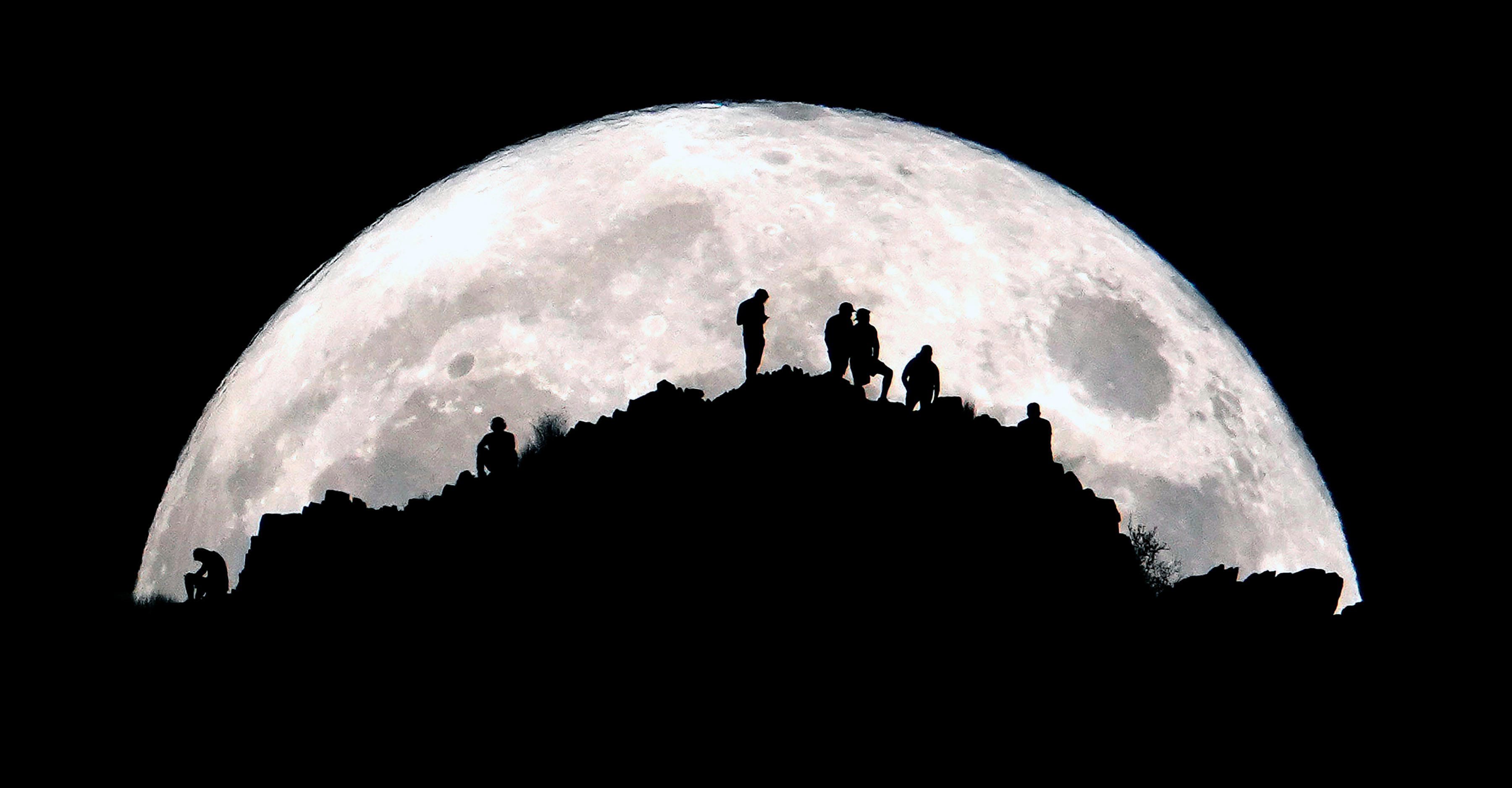 Supermoons in 2024 Here's how many there are, when to see them and why