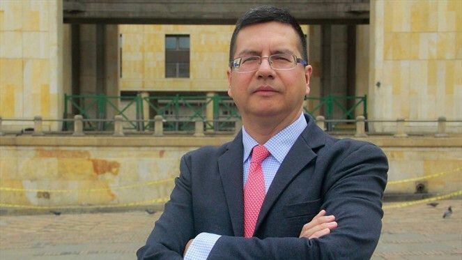 abogado germán calderón solicitó la suspensión provisional del presidente de la fiduprevisora. dice que estaría “improvisando”