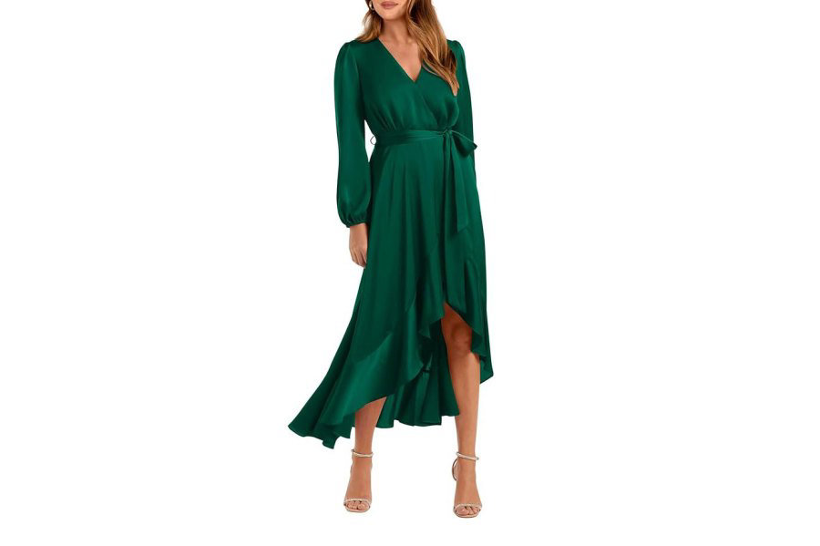 17 Festive Holiday Dresses to Beautifully Accentuate Pear-Shaped Bodies
