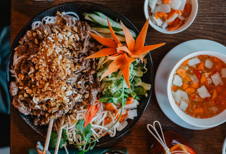 Bun bo nam bo: A Vietnamese dish mastering the delightful mix of dinner ...