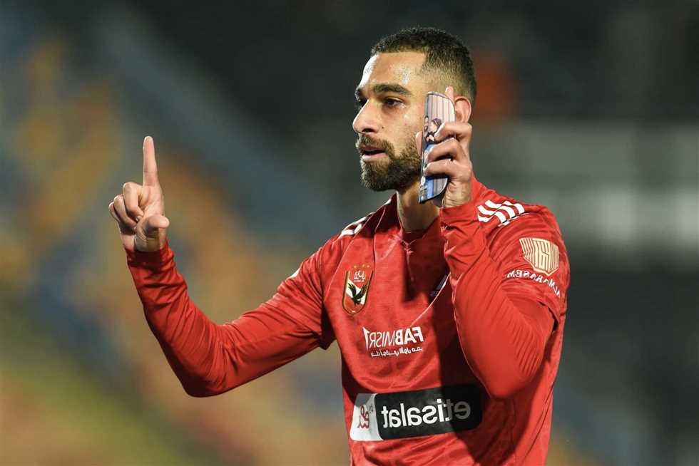 مطالب السولية تعرقل تجديد عقده مع الأهلي