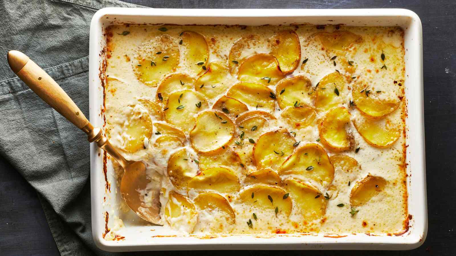 What's The Difference Between Potatoes Au Gratin And Scalloped Potatoes?