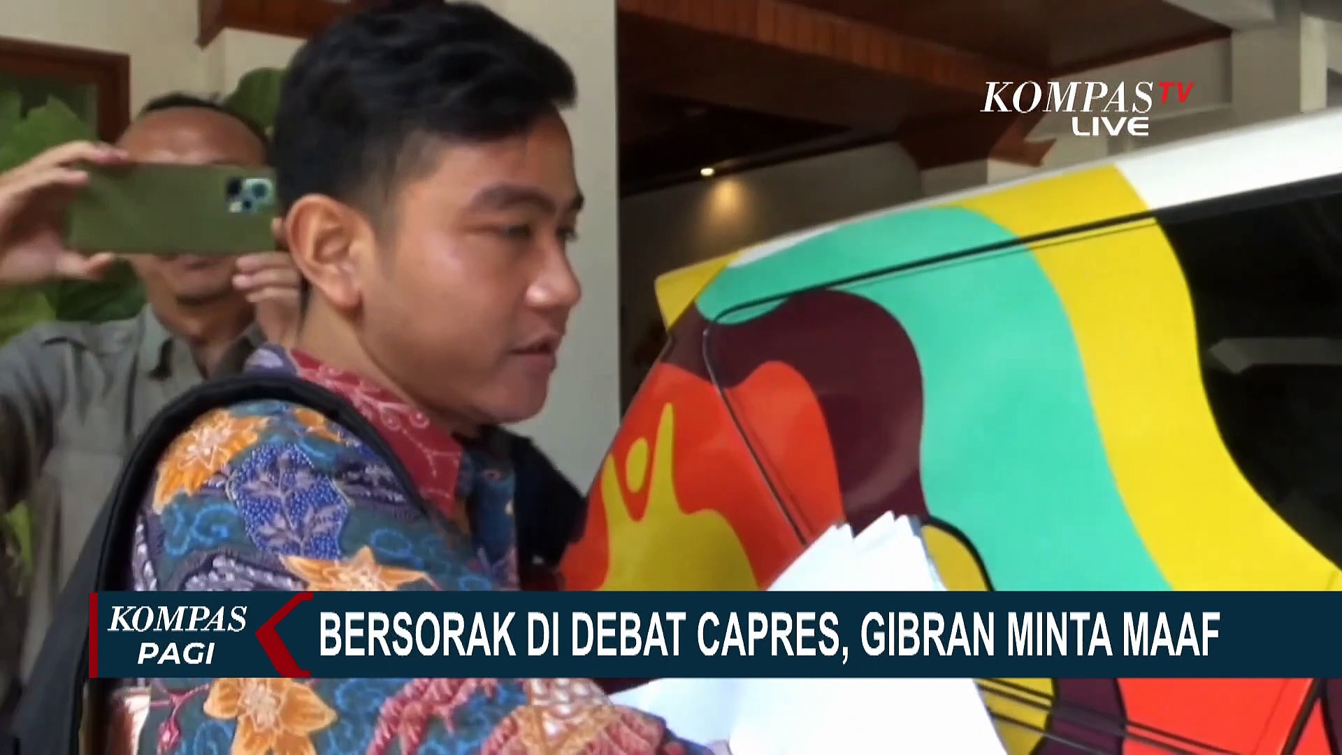 Gibran Minta Maaf Usai Aksinya Di Debat Capres Perdana Jadi Sorotan!