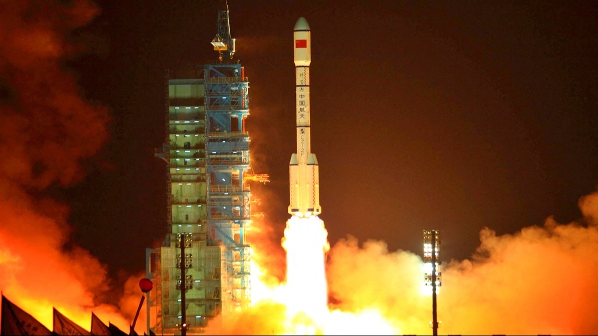 China's Secret Space Plane Launched. No One Knows It's Mission