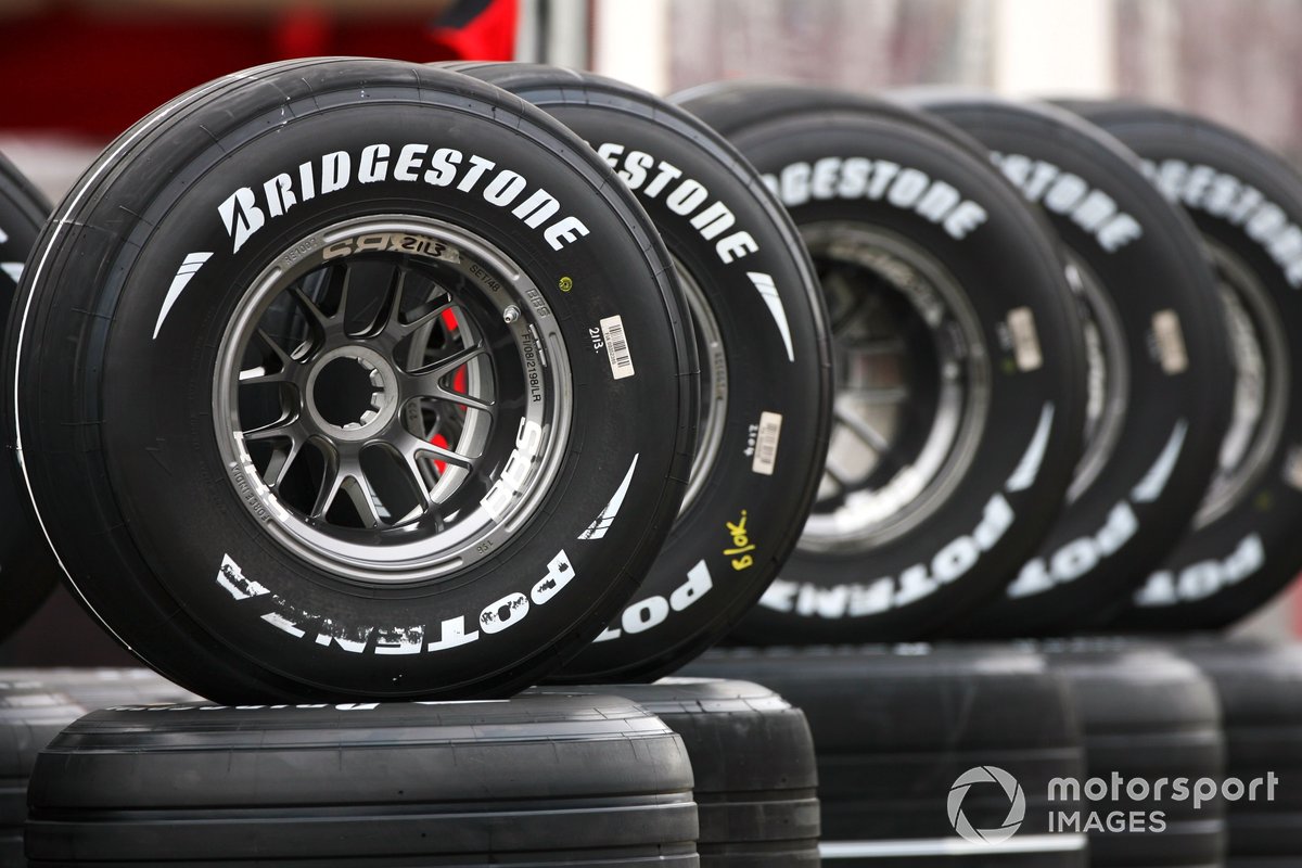 Приморская шина. Шины японская Bridgestone. Автошины Бриджстоун д697. Производитель покрышек Бриджстоун. Шины Бриджстоун 694.