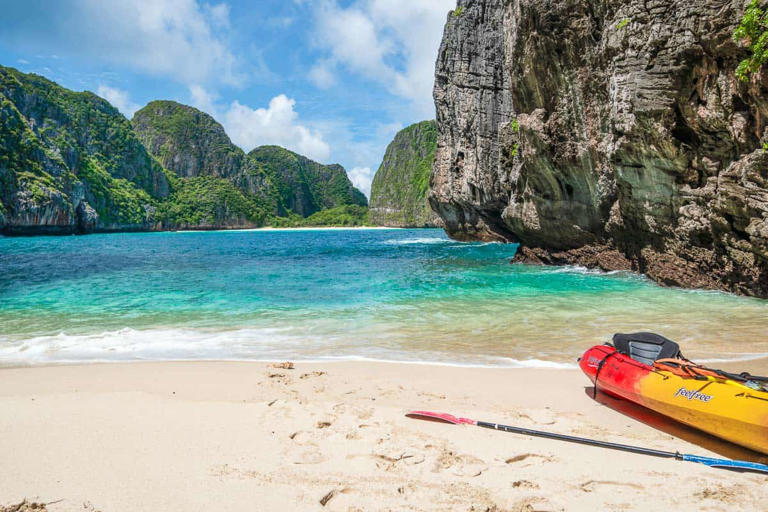 LOOKING FOR AWESOME TOURS FROM PHUKET TO PHI PHI ISLAND? Well, you’ve landed on the right article. I’ve evaluated...