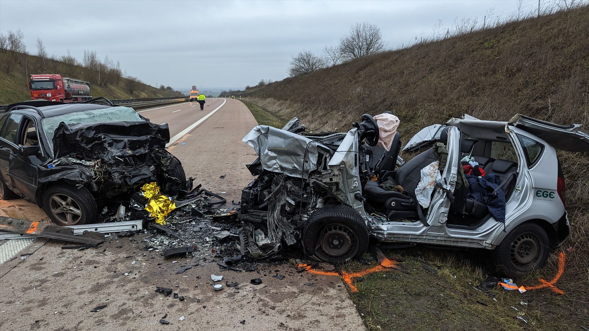 Unfall Durch Falschfahrer Auf Autobahn: Drei Menschen Sterben