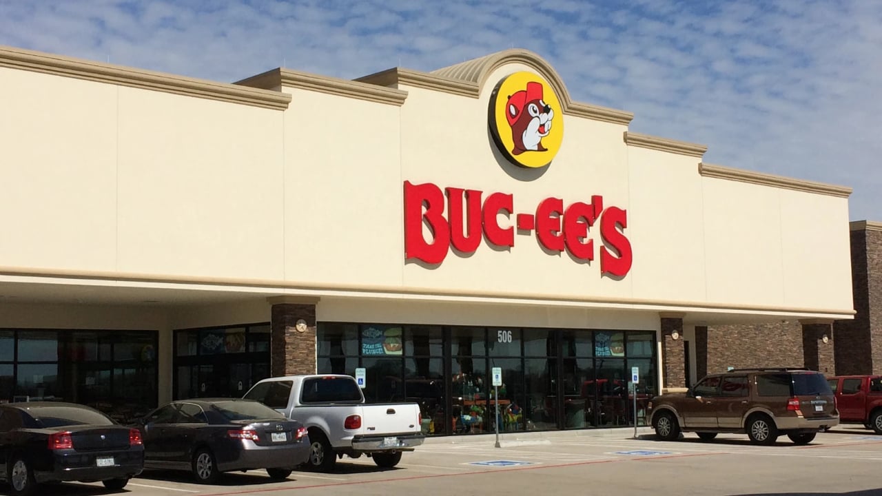 Road Trip Right of Passage—12 Things You Have to See at Buc-ee's On ...
