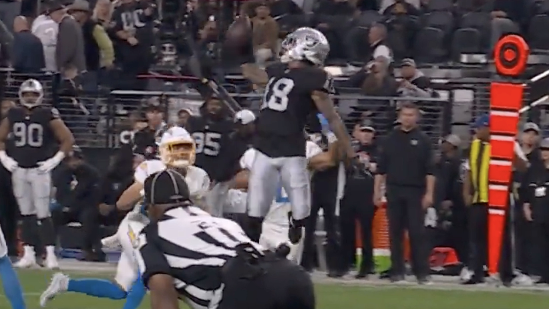 jack jones’ one-handed pick-6 vs. chargers was the raiders’ best play in massive win