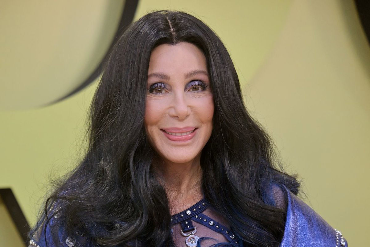 Watch Cher slams Rock & Roll Hall of Fame, says she wouldn't join for 1M