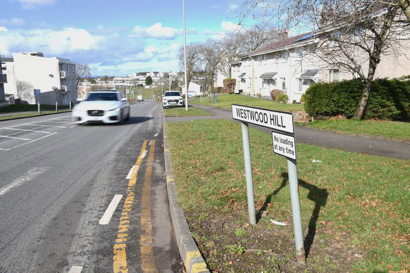 Police launch probe after two men found dead in East Kilbride flat